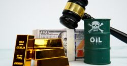 Dollar Up, Gold Down Amid Iran War and Strong US Data