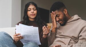 Managing Finances as a Couple When One Partner's Income Fluctuates