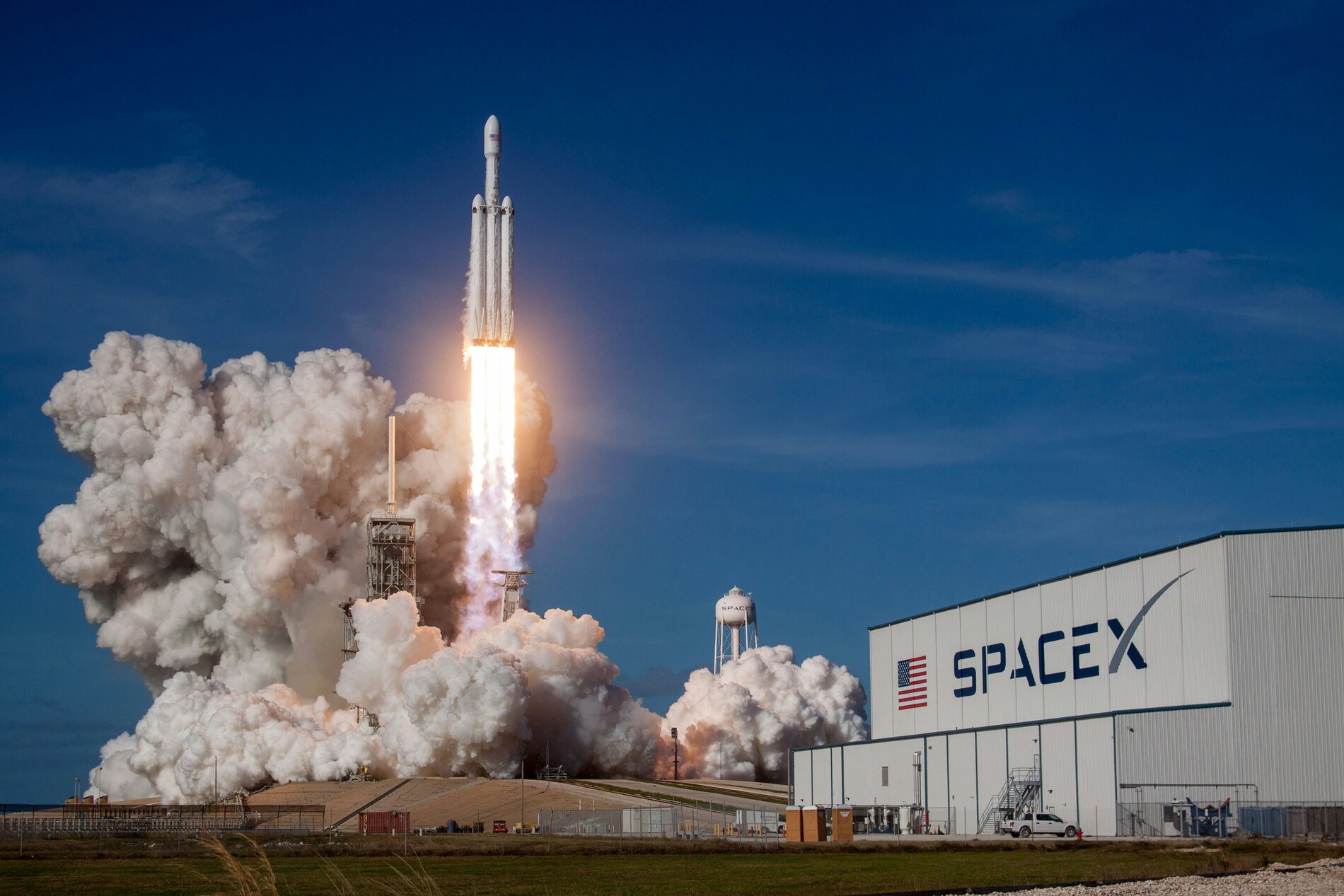 SpaceX Stock Hits the $200 Mark, 48% Gain From Its $135 IPO Price
