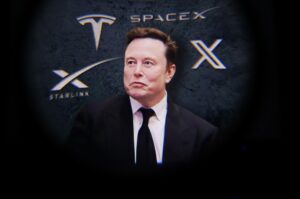 Elon Musk Announced to Give One SpaceX Share to 'Every Kid in America'