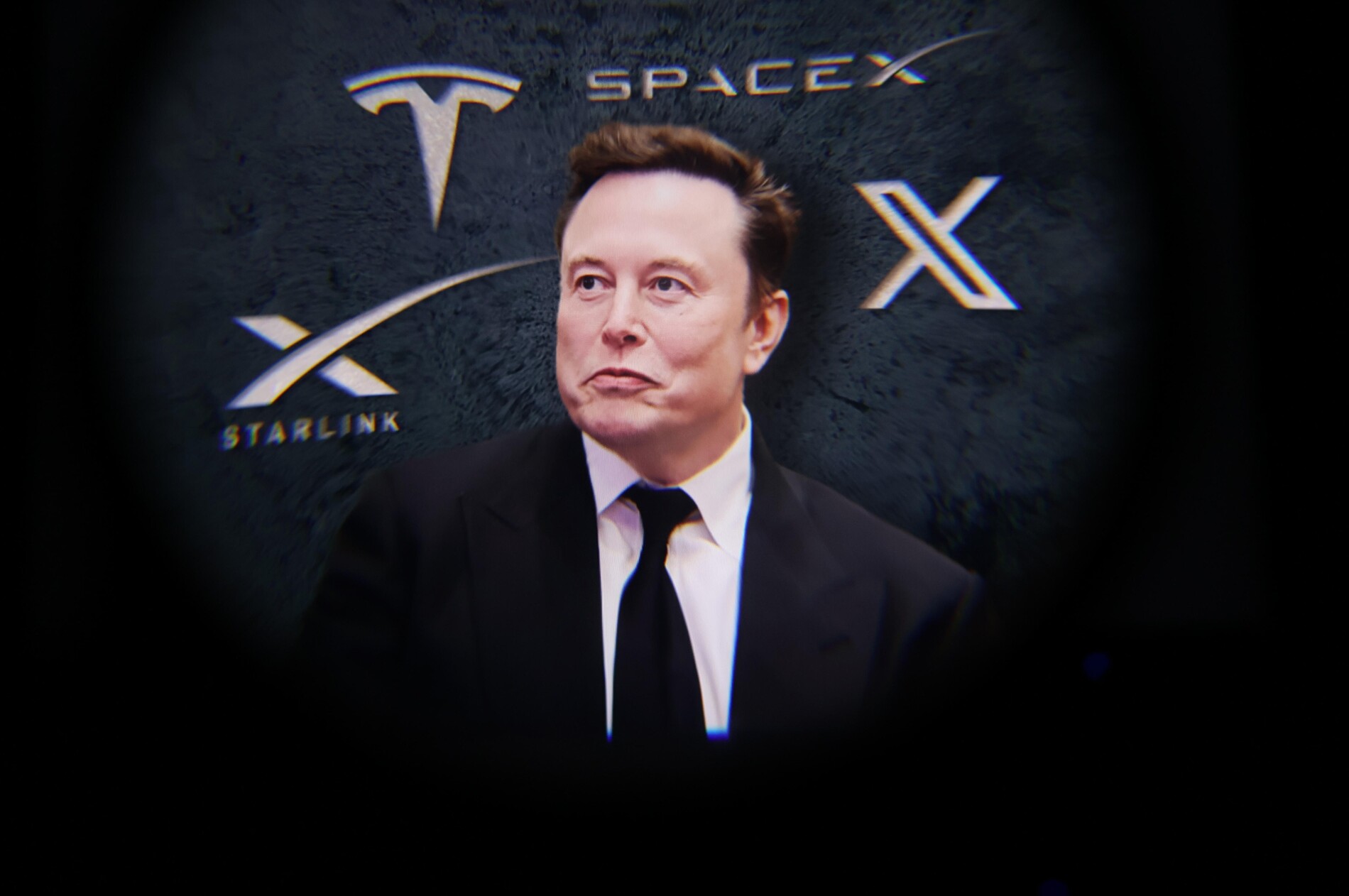 Elon Musk Announced to Give One SpaceX Share to 'Every Kid in America'